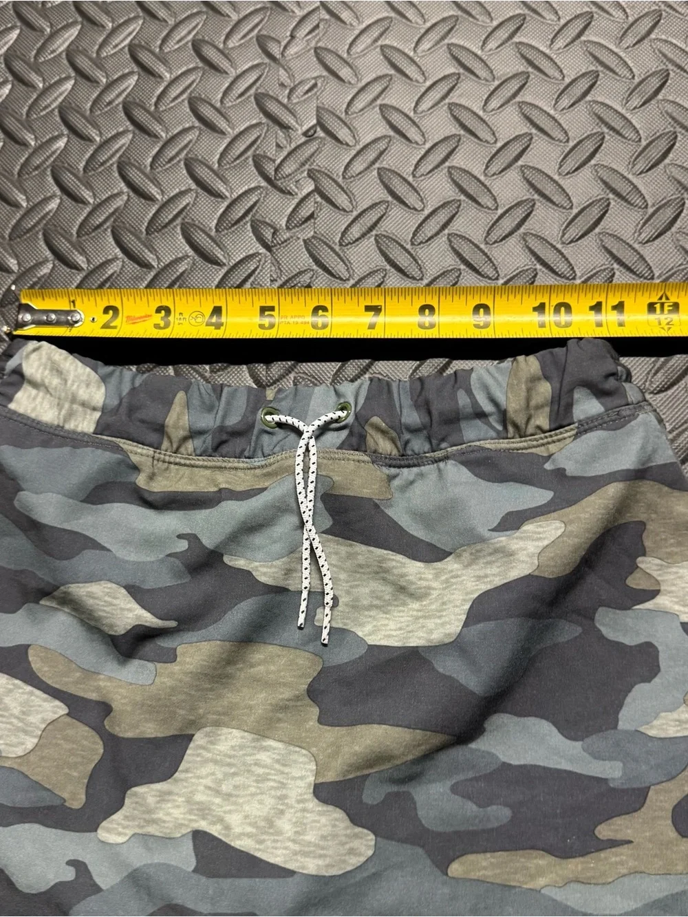 Old Navy Active Girls Camo Athletic Skirt Size L 10-12 Built-In Shorts